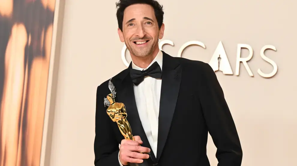 el-enfado-de-adrien-brody-en-el-momento-mas-tenso-de-los-oscar-2025